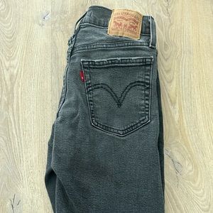 Levis straight wedgie